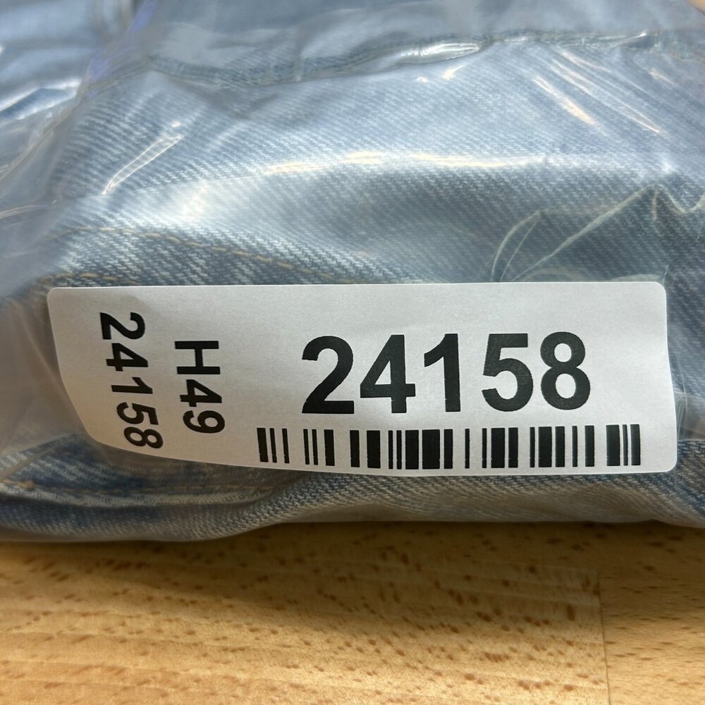 Guess 1050 Slim High Waist Narrow Leg Jeans Women's Size 29 Vintage Medium Wash - Picture 13 of 13